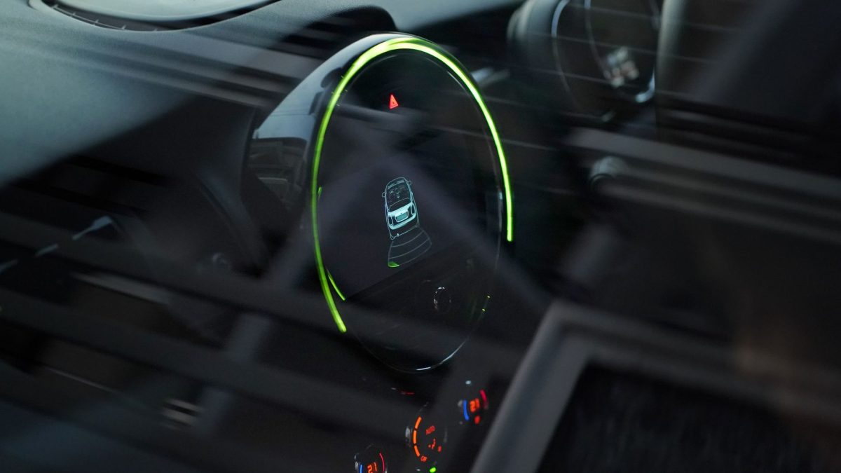 ผู้ผลิตรถยนต์เตรียมยกเลิกการใช้งาน Android Auto ในปี 2026: ทำไมถึงเป็นเช่นนั้น?