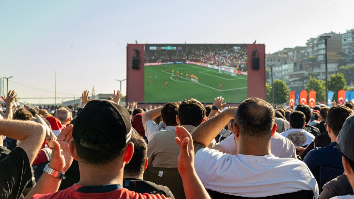 FIFA สั่งให้ Jamal Musiala ปิดโลโก้ Beats ระหว่างฟุตบอลโลก