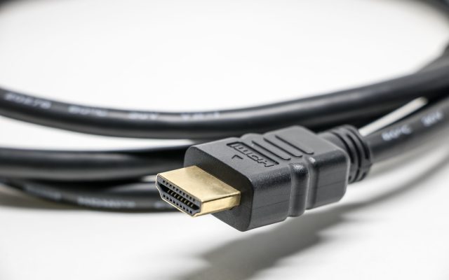 HDMI 2.0 vs 2.1: ทำไมคุณไม่จำเป็นต้องอัปเกรดสำหรับการสตรีม