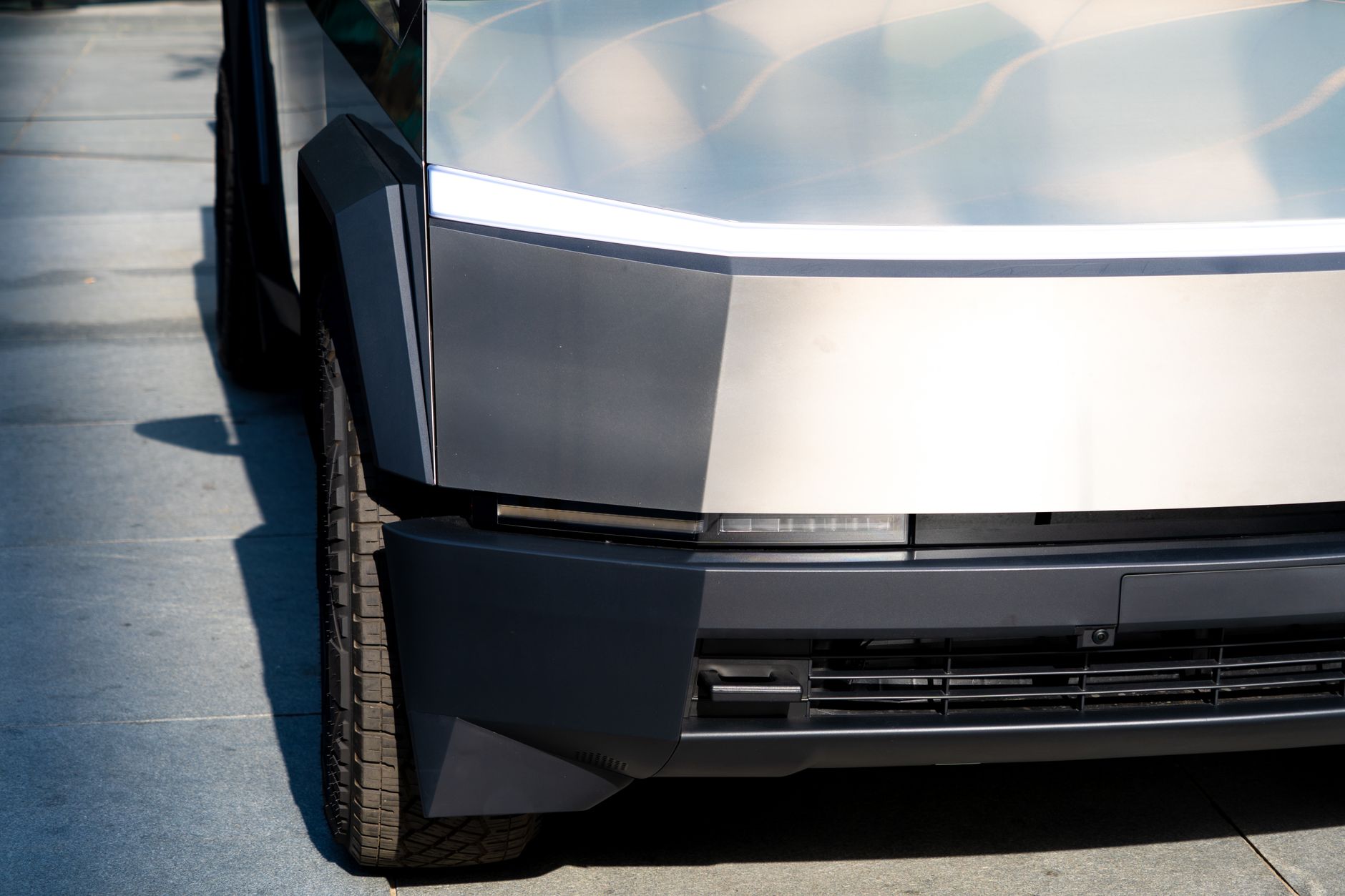 Rivian ถูกฟ้องร้องกลุ่มเกี่ยวกับความสามารถในการขับขี่อัตโนมัติในรถยนต์รุ่นแรก