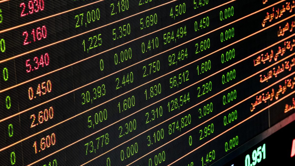 เศรษฐกิจแพลตฟอร์ม (Platform Economy): โมเดล Grab และ Shopee