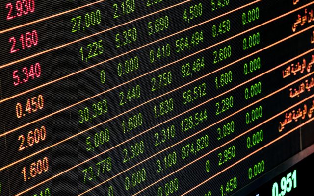 เศรษฐกิจแพลตฟอร์ม (Platform Economy): โมเดล Grab และ Shopee