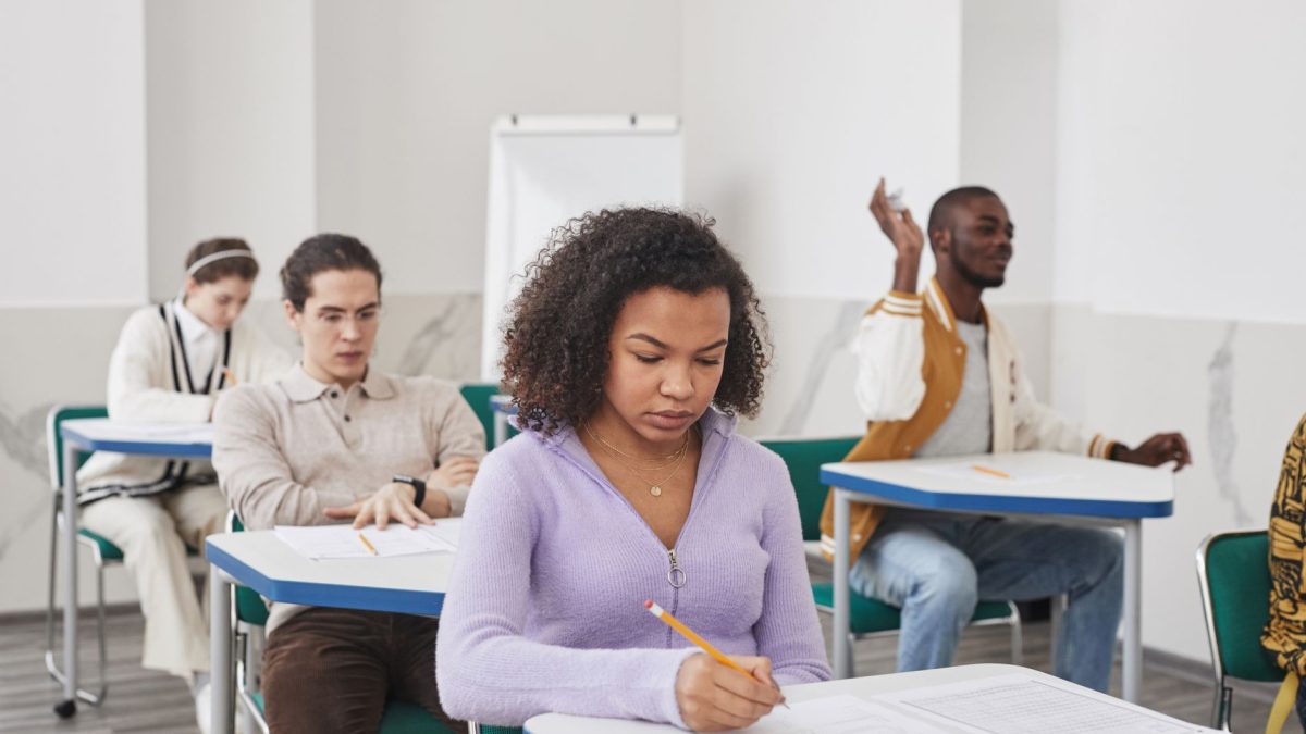 อาจารย์ Ivy League สั่งสอบสุดท้ายแบบพบหน้าหลังสงสัยการโกงด้วย AI; คะแนนตกลง 50%