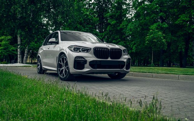 BMW X5 รุ่นใหม่ เปิดตัวเวอร์ชั่นไฟฟ้า พร้อมระยะทางวิ่งที่น่าประทับใจ 435 ไมล์