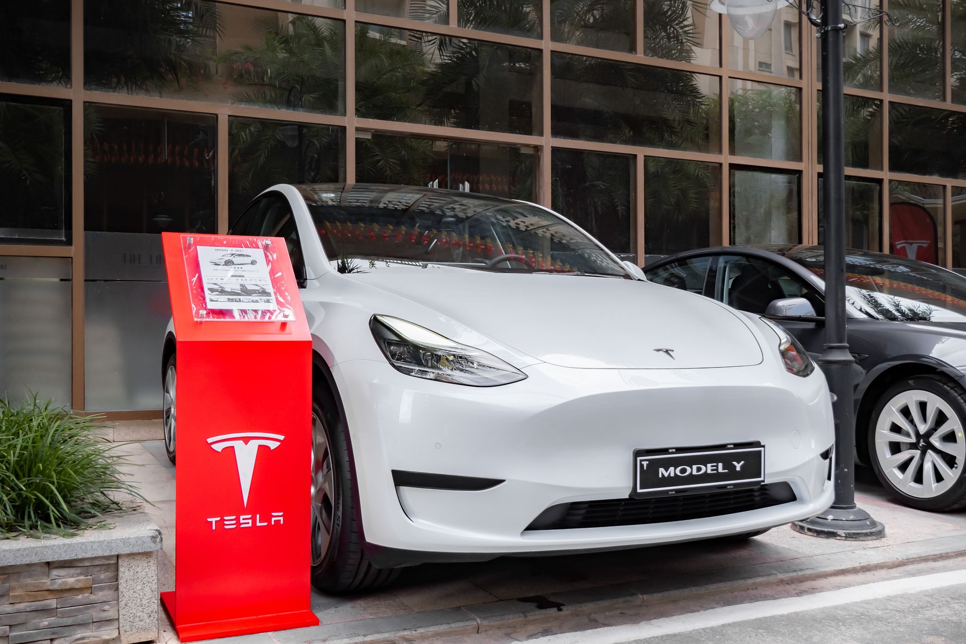 Tesla Model Y L เริ่มเปิดให้สั่งซื้อในสหรัฐอเมริกา พร้อมที่นั่ง 6 ที่นั่งในราคา 62,000 ดอลลาร์