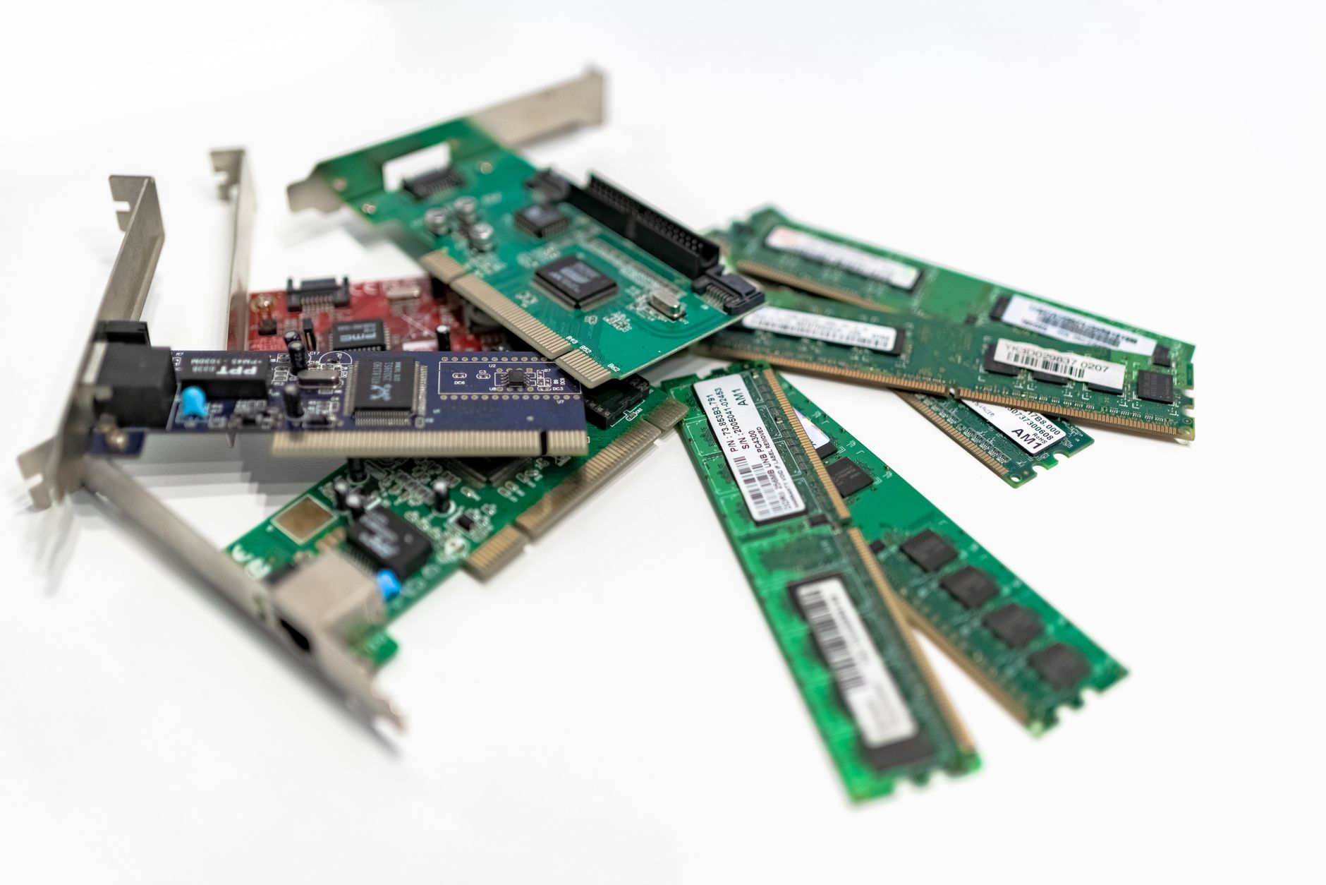 RAM กับ Storage (RAM vs Storage)