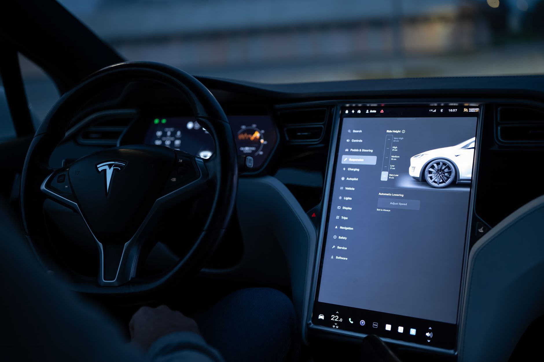Tesla ซอฟต์แวร์บนสี่ล้อ