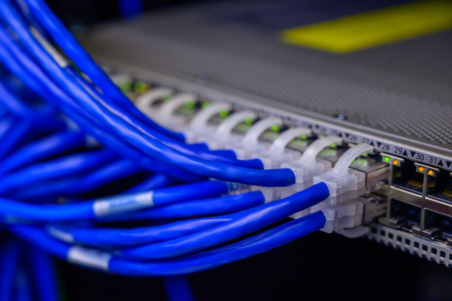 ARP (Address Resolution Protocol): แปลง IP เป็น MAC ในวินาที