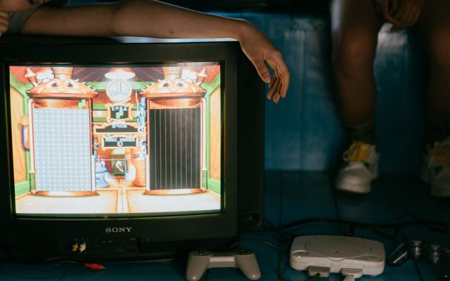 วิธีเชื่อมต่อ GameCube รุ่นเก่าของคุณกับทีวีสมัยใหม่