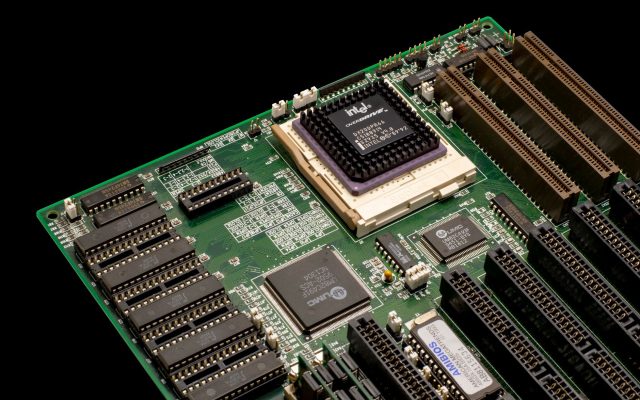 IBM เปิดตัวชิปเมนเฟรมรุ่นใหม่ รองรับการทำงานของทั้ง Arm และ Z บนคอร์เดียวกัน