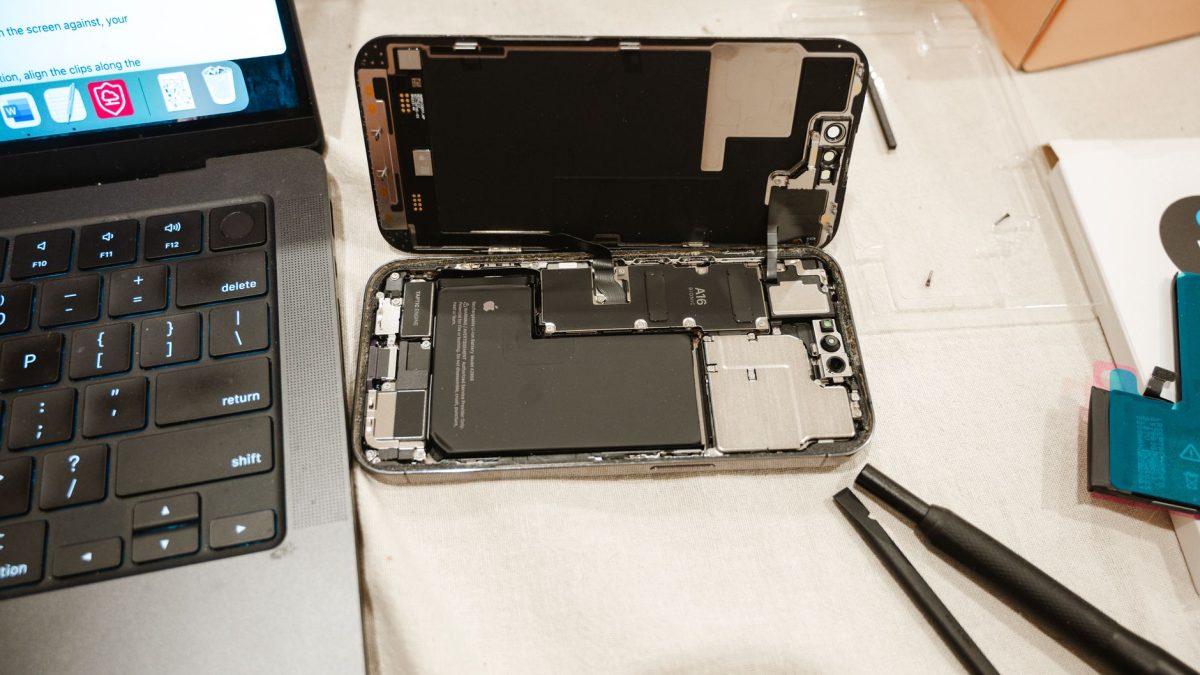 สัญญาณเตือนว่าควรเปลี่ยนแบตเตอรี่ iPhone ของคุณ