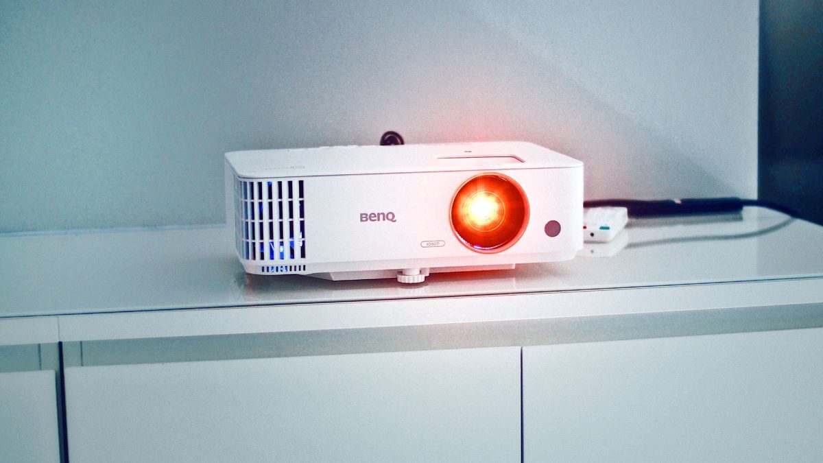 โปรเจคเตอร์ JMGO Iris Ultra Max 4K 120Hz สำหรับเกมเมอร์และผู้ชื่นชอบกีฬา