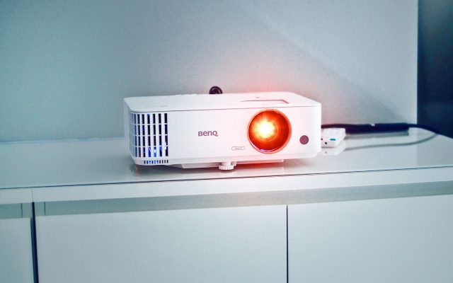 โปรเจคเตอร์ JMGO Iris Ultra Max 4K 120Hz สำหรับเกมเมอร์และผู้ชื่นชอบกีฬา