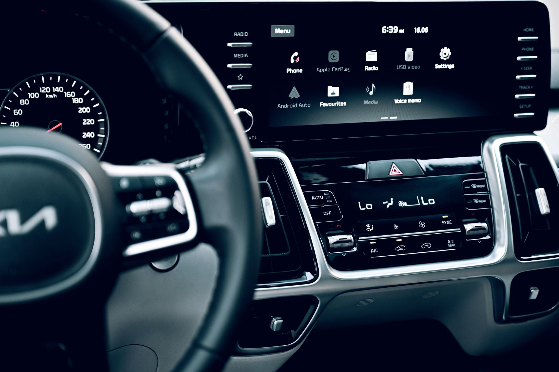 เมื่อไหร่ที่จอพกพา Apple CarPlay คุ้มค่าที่จะซื้อ?