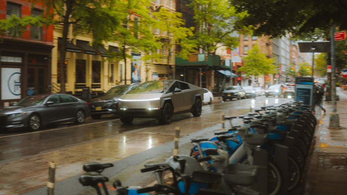 Tesla เปิดตัว Cybercab แต่กำลังถูกตรวจสอบมาตรฐานความปลอดภัย