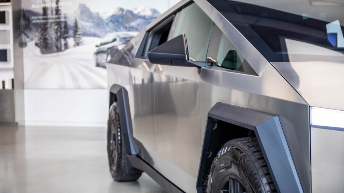 การเปิดตัว Tesla Cybercab ที่เงียบสงัด
