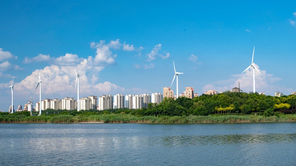 กังหันลมขนาด 1kW สามารถผลิตพลังงานให้บ้านคุณได้มากแค่ไหน?