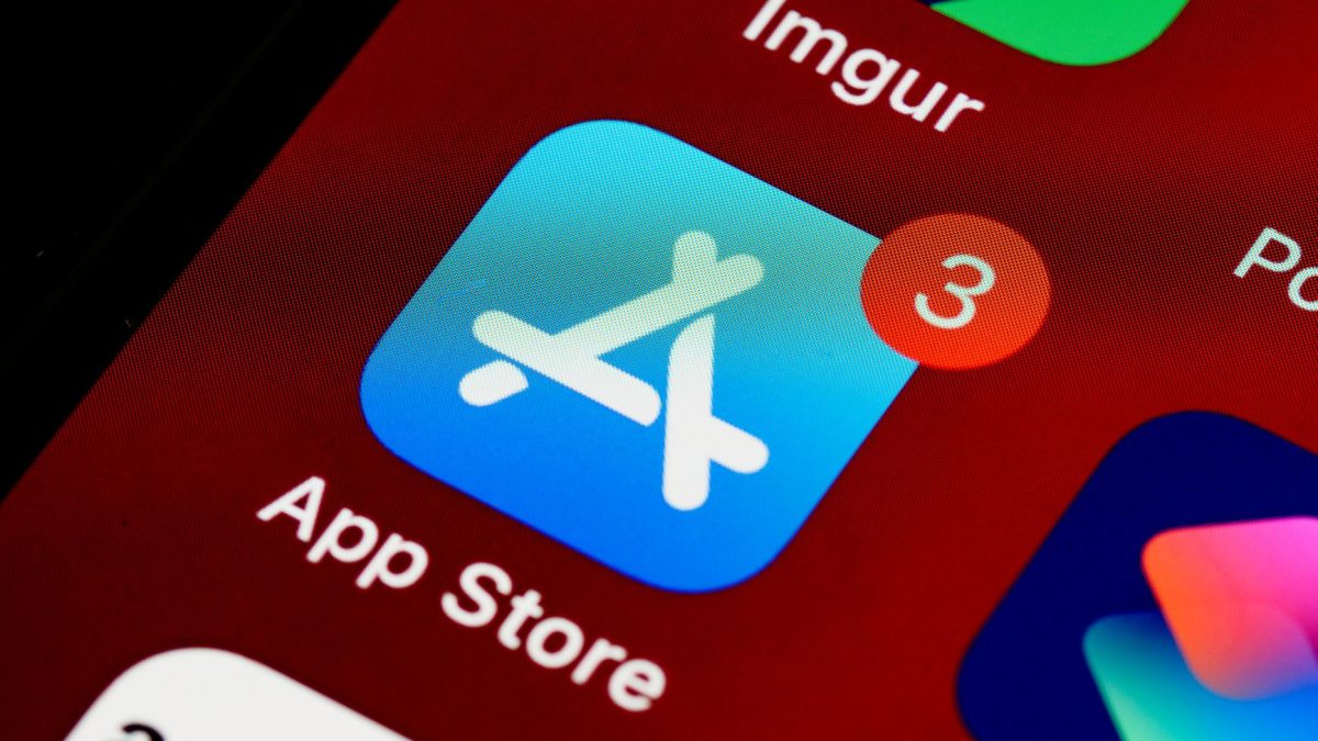Apple ปรับกฎ App Store ห้ามแอป ‘nudify’ ที่ใช้ AI สร้างภาพลามก