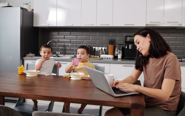 โฆษณา HomeView ของ Apple สร้างความสับสนให้ทุกคนยกเว้นพ่อแม่