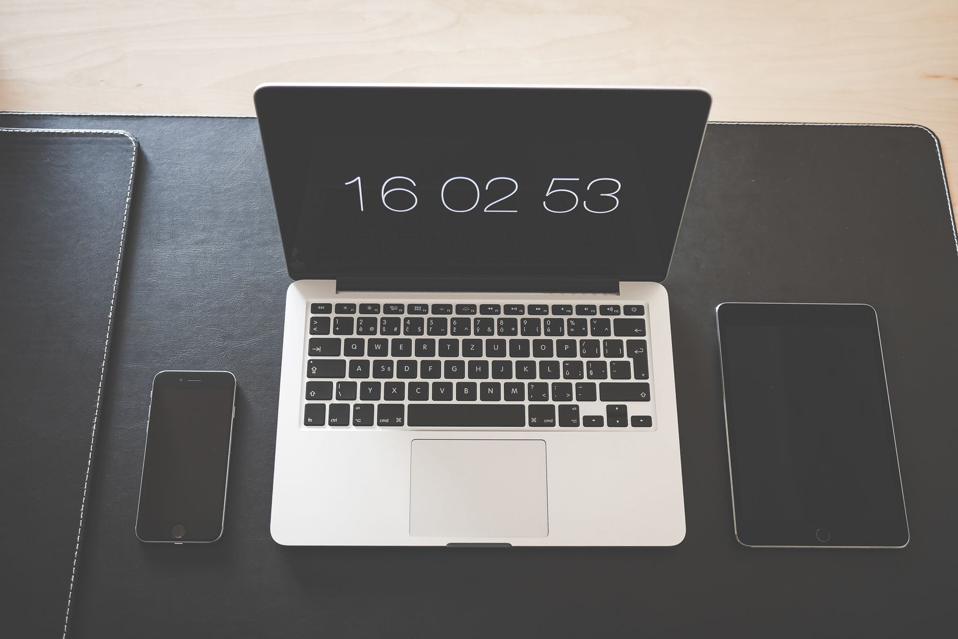 Apple เตรียมเปิดตัว MacBook จอสัมผัสและ iPad Mini ในเดือนนี้