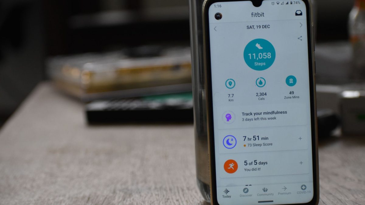 เปรียบเทียบ Fitbit Edge กับ Fitbit Air: ความแตกต่างที่มากกว่าหน้าจอ
