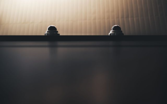 พนักงาน OpenAI ถูกจับกุมหลังปลูกอุปกรณ์บันทึกเสียงในห้องประชุม
